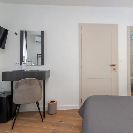 Andreis Luxury Retreat 住宿加早餐酒店