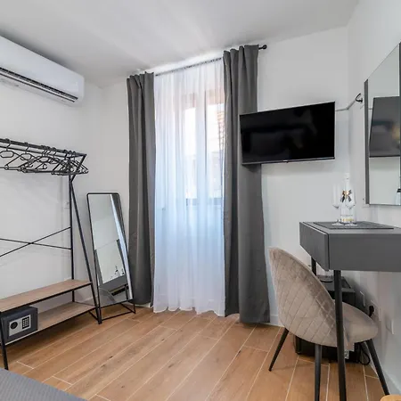 Bed and breakfast Andreis Luxury Retreat