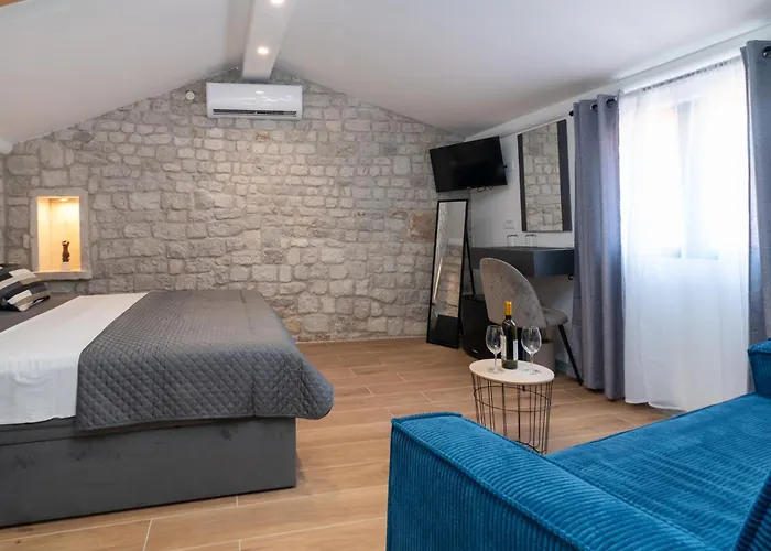 Andreis Luxury Retreat 住宿加早餐酒店 特罗吉尔