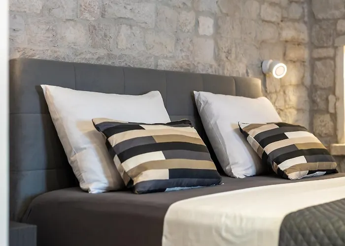 Andreis Luxury Retreat 住宿加早餐酒店 特罗吉尔