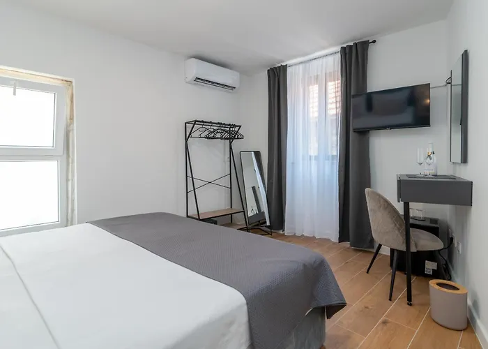 住宿加早餐酒店 Andreis Luxury Retreat 特罗吉尔