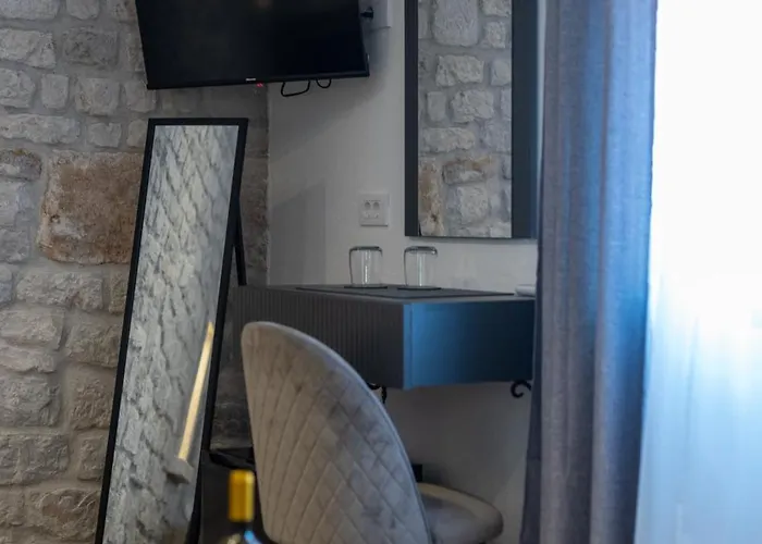 Andreis Luxury Retreat 住宿加早餐酒店 3*